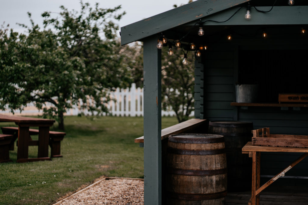 Villiers barn outdoors bar